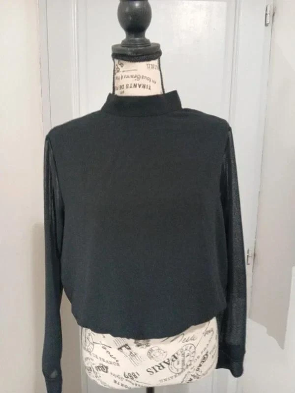 Blouse noire dos nu / ouvert avec grand nœud Zara – Taille S (36) – photo 3